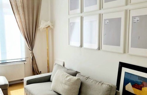 Sint-Gillis Apartment | 85 m² Apartment ∙ 1 bedroom ∙ 2 guests