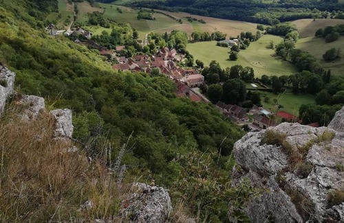Baulme-la-Roche Cottage | 85 m² Cabin ∙ 2 bedrooms ∙ 4 guests