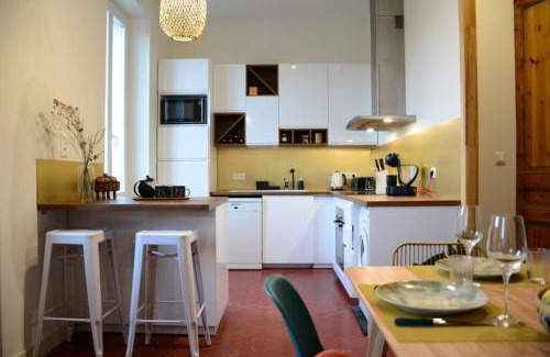 4th Arrondissement Apartment | 85 m2 centre ville 2 mn vieux Port au calme