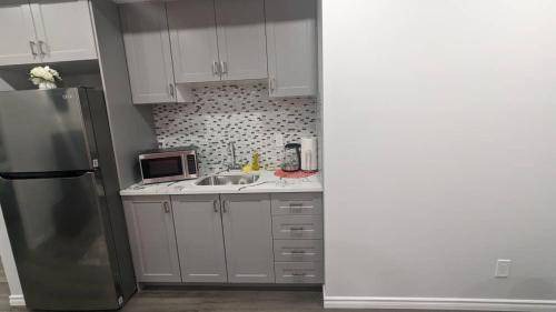 Airdrie Apartment | 850 m² Apartment ∙ 1 bedroom ∙ 2 guests