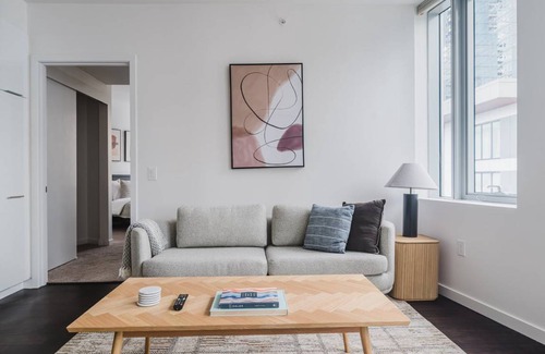 West Bellevue Apartment | 86 m² Apartment ∙ 2 bedrooms ∙ 4 guests