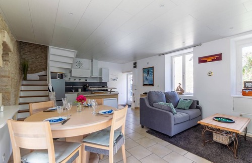 Bernieres-sur-Mer House | 86 m² House ∙ 3 bedrooms ∙ 8 guests