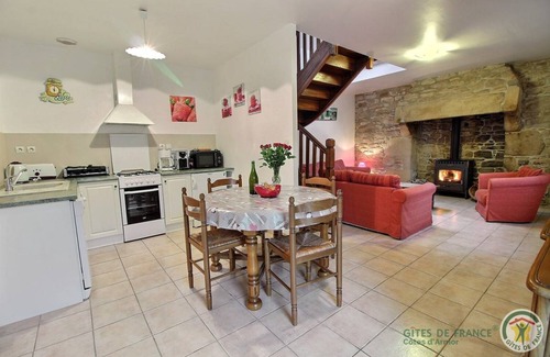 Plounevez-Moedec House | 87 m² Gîte ∙ 2 bedrooms ∙ 4 guests