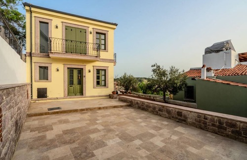 Ayvalik City Center Villa | 87 m² Villa ∙ 2 bedrooms ∙ 4 guests