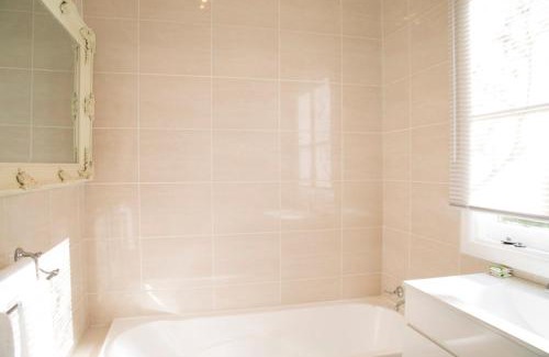 Bathurst House | 88 Morrisset