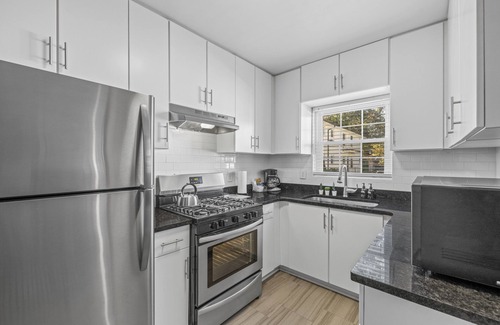 Virginia Highland Apartment | 881 Furnished Apartments