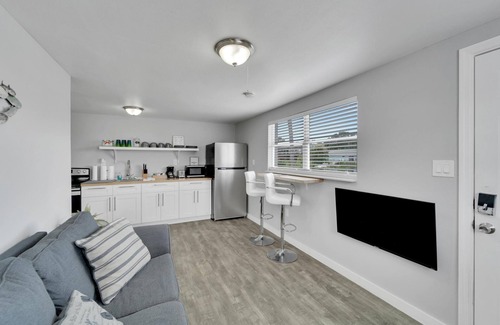 Tampa Apartment | 8818 Rocky Creek Drive Unit A
