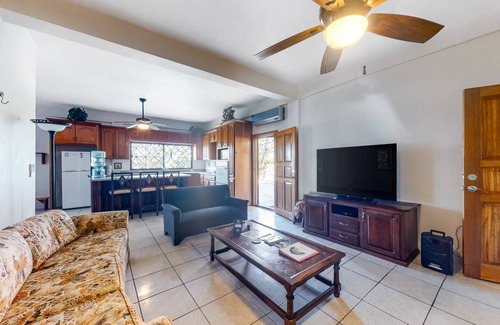 Santa Elena House | 883 m² House ∙ 5 bedrooms ∙ 8 guests