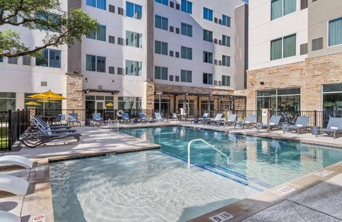 Woods Of Century Park Hotel | 89 m² Hotel ∙ 7 guests