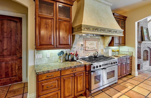 Dayton Villa | 9,500 sq ft, 6 bdrm Villa, Pool, Hot Tub, Theater. At the top of a vineyard.