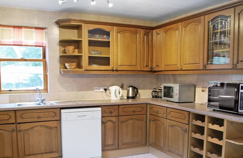 Barrow-on-Trent Cottage | 9 bedroom accommodation in Barrow on Trent