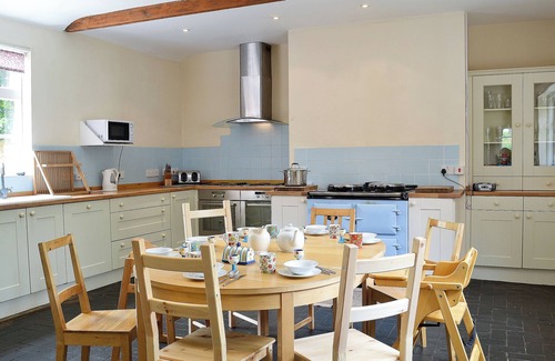 Tilney Fen End Cottage | 9 bedroom accommodation in Kings Lynn