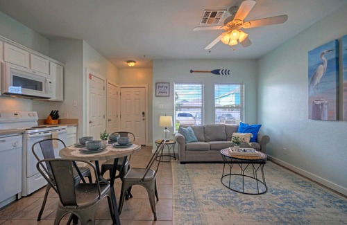 Port Aransas Cottage | 9 Costa Bahia Sleeps 20, Pool + Beach Nearby Perfect for Families