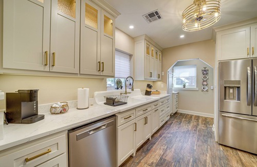 Sand Springs House | < 9 Mi to Dtwn Tulsa: Lovely Home w/Yard & Deck!