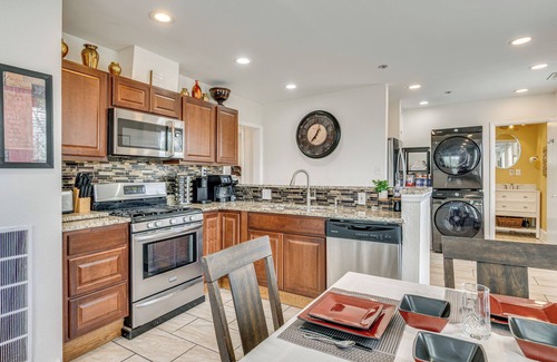 Cumberland Apartment | 9 Mi to Fort Harrison State Park: Apt in Indy