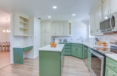 Sanger House | 9 Mi to Ray Roberts Lake: Texas Retreat w/Pool
