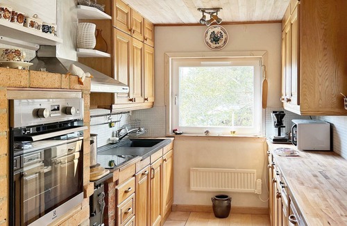 Flemingsberg House | 9 person holiday home in HUDDINGE