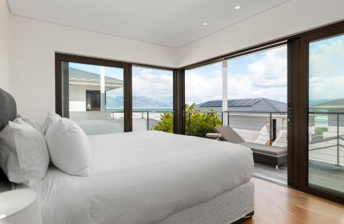 Bloubergstrand Villa | 9 Shell Road