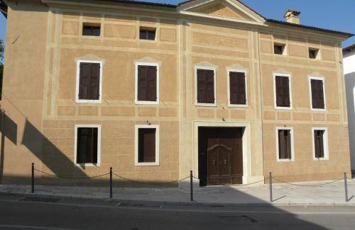 Aviano Apartment | 90 m² Apartment ∙ 1 bedroom ∙ 3 guests