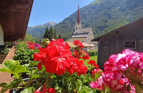 Bach Apartment | 90 m² Apartment ∙ 2 bedrooms ∙ 6 guests