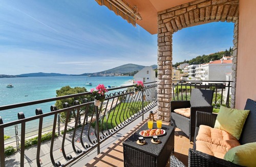 Trogir Apartment | 90 m² Apartment ∙ 3 bedrooms ∙ 8 guests