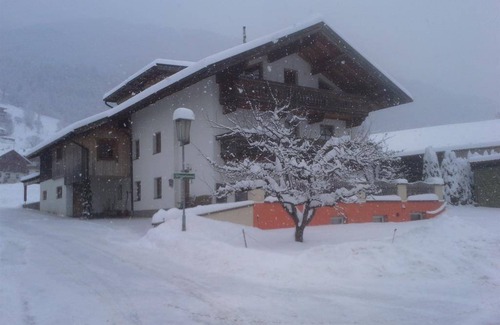 Stumm Apartment | 90 m² Apartment ∙ 3 bedrooms ∙ 10 guests