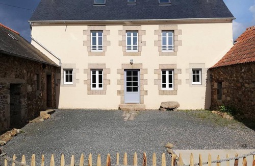 Ploubazlanec House | 90 m² Gîte ∙ 3 bedrooms ∙ 5 guests