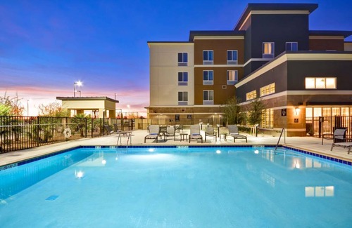 Tempe Hotel | 90 m² Hotel ∙ 3 bedrooms ∙ 127 guests