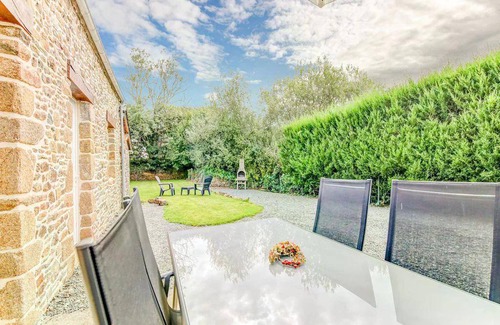 Brainville House | 90 m² House ∙ 2 bedrooms ∙ 5 guests