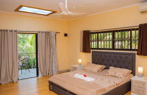 Beau Vallon House | 900 m² House ∙ 1 bedroom ∙ 6 guests