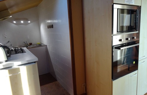 Saint-Jean-le-Vieux Apartment | 900m from the center of ST JEAN PIED DE PORT. All on foot. Superb view. 3*. Calm