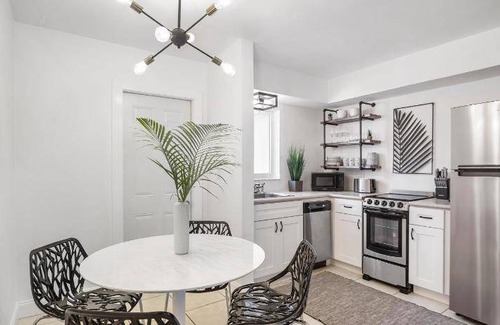 Victoria Park Apartment | 91 m² Serviced apartment ∙ 2 bedrooms ∙ 6 guests