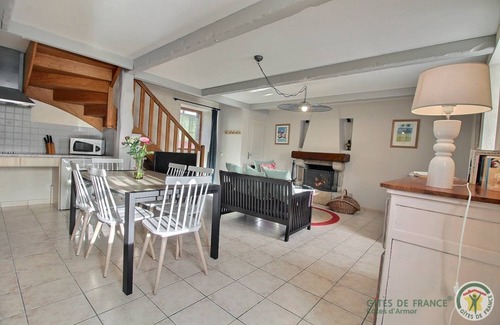 Frehel House | 92 m² Gîte ∙ 3 bedrooms ∙ 6 guests