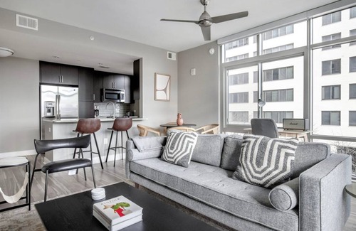 Woodmont Triangle Apartment | 95 m² Apartment ∙ 2 bedrooms ∙ 4 guests