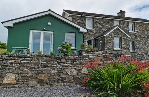 Ardnatrush Cottage | 95 m² Cabin ∙ 2 bedrooms ∙ 3 guests