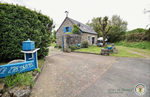 Saint-Donan House | 95 m² Gîte ∙ 2 bedrooms ∙ 4 guests