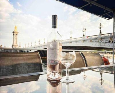 Champs-Elysees Boat Rental | 95 m² Houseboat ∙ 2 bedrooms ∙ 5 guests