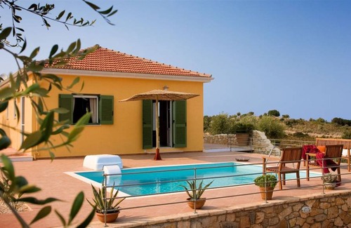 Vathy Villa | 95 m² Villa ∙ 2 bedrooms ∙ 4 guests