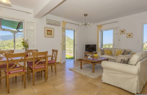 Vathy Villa | 95 m² Villa ∙ 2 bedrooms ∙ 4 guests
