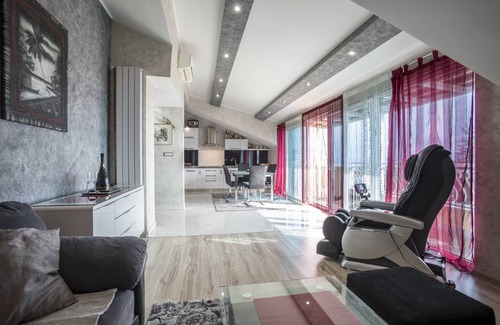 Split Apartment | 96 m² Apartment ∙ 2 bedrooms ∙ 6 guests