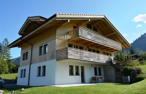 Zweisimmen Apartment | 97 m² Apartment ∙ 2 bedrooms ∙ 4 guests