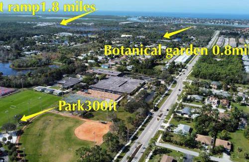 East Naples House | 97 m² House ∙ 2 bedrooms ∙ 5 guests