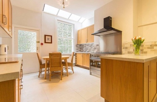 Matlock Bath Cottage | 98 Fountain Villas - sleeps 16 guests in 7 bedrooms