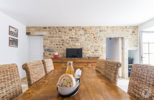 Pretot-Sainte-Suzanne House | 98 m² Gîte ∙ 3 bedrooms ∙ 6 guests