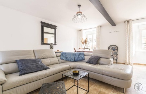 Pretot-Sainte-Suzanne House | 98 m² Gîte ∙ 3 bedrooms ∙ 6 guests