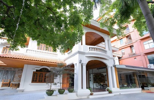 Mandalay Hotel | 99 m² Hotel ∙ 3 guests