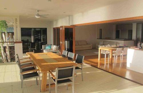 Clifton Beach House | 999 m² House ∙ 4 bedrooms ∙ 8 guests