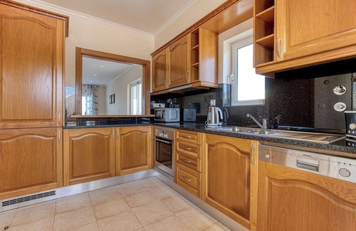 Carvoeiro Ski Chalet | 99b Aldeia Golfmar Superb 2 Bedroom apartmant