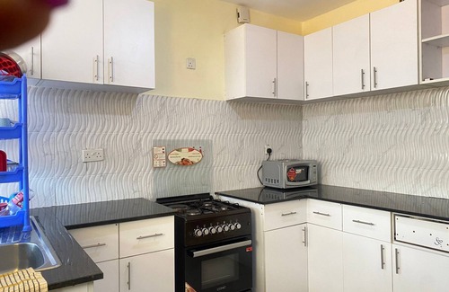 Isinya House | A 4-bedroom bungalow, a friendly and spacious space ready to host you and family