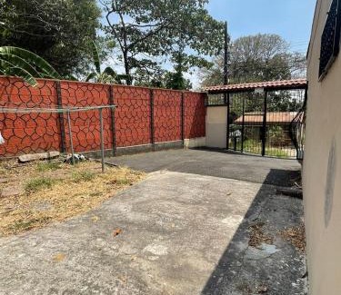 Desamparados Apartment | A 5 minutos del aeropuerto